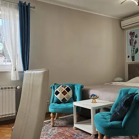 Adria And Apartamento *